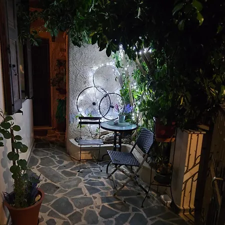 Small Sweet Romantic Apartment *