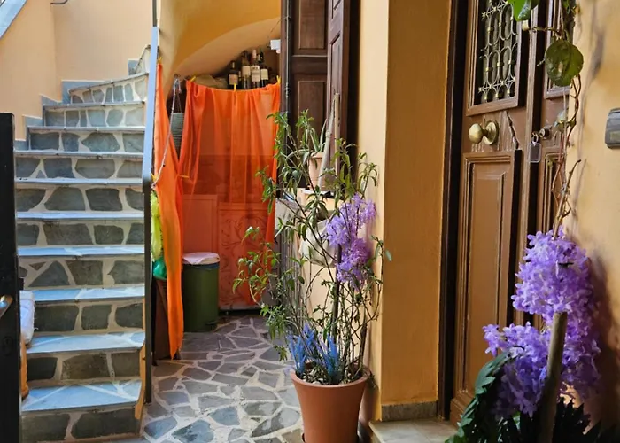 Small Sweet Romantic * ארמופוליס