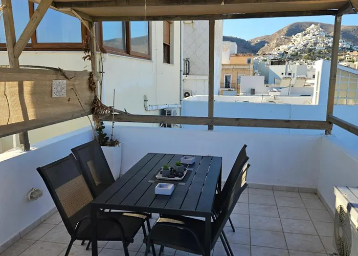 Small Sweet Romantic דירה ארמופוליס