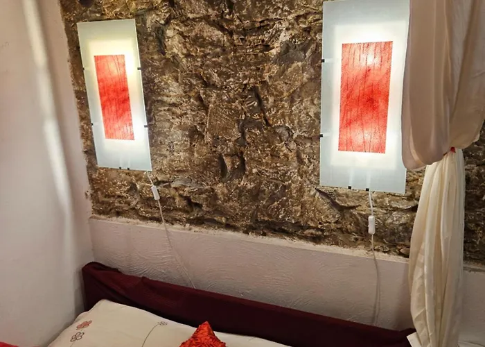 Small Sweet Romantic * ארמופוליס