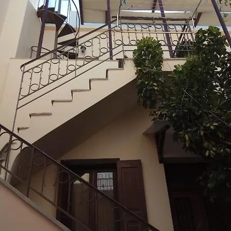 Апартаменты Small Sweet Romantic Эрмуполис