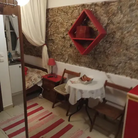 Апартаменты Small Sweet Romantic *