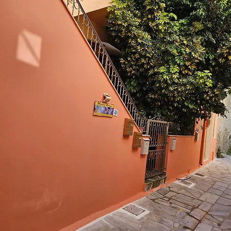 Апартаменты Small Sweet Romantic Эрмуполис