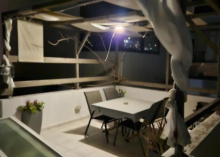 Small Sweet Romantic דירה ארמופוליס